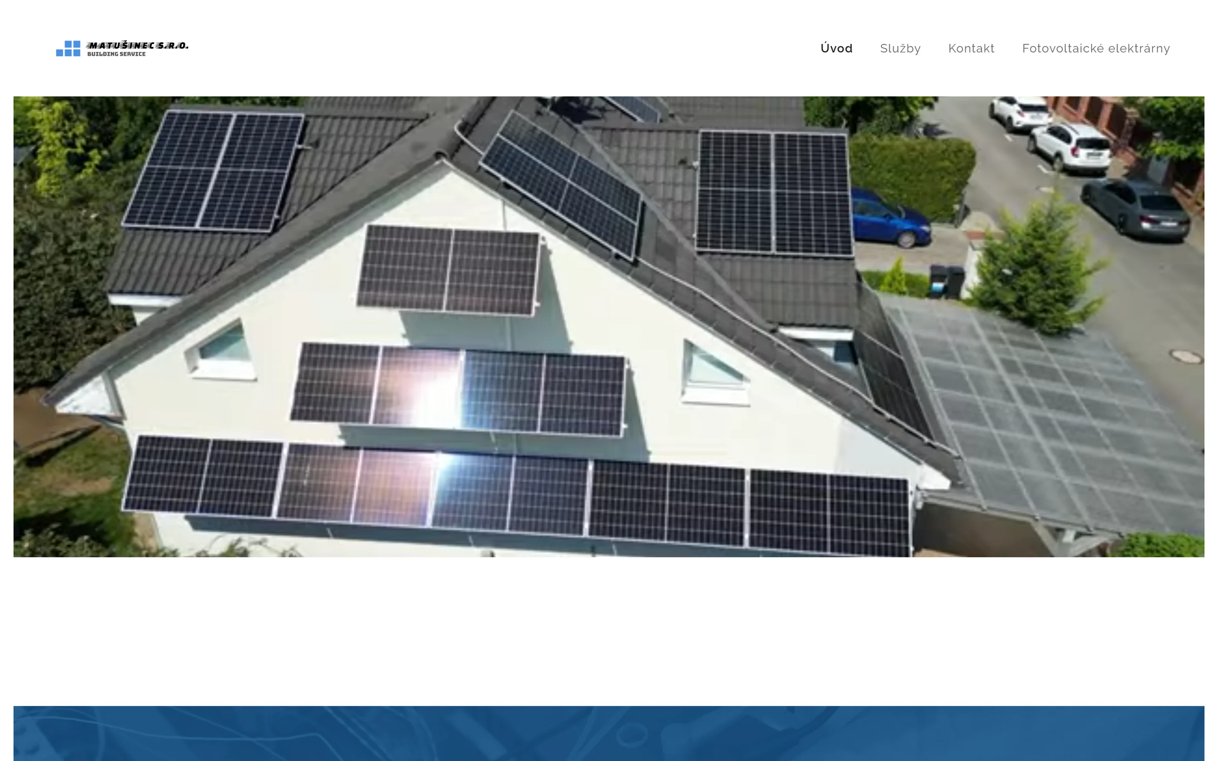 Původní web Matušinec s.r.o.: bílá hlavička s menu a pod ní video střechy s fotovoltaikou